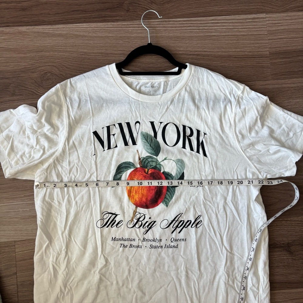 🍎New York Graphic Tshirt - Picture 6 of 6